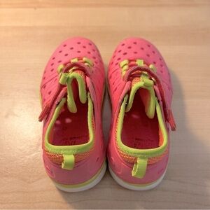 Stride Rite girls pink water hiking shoe. Like new!